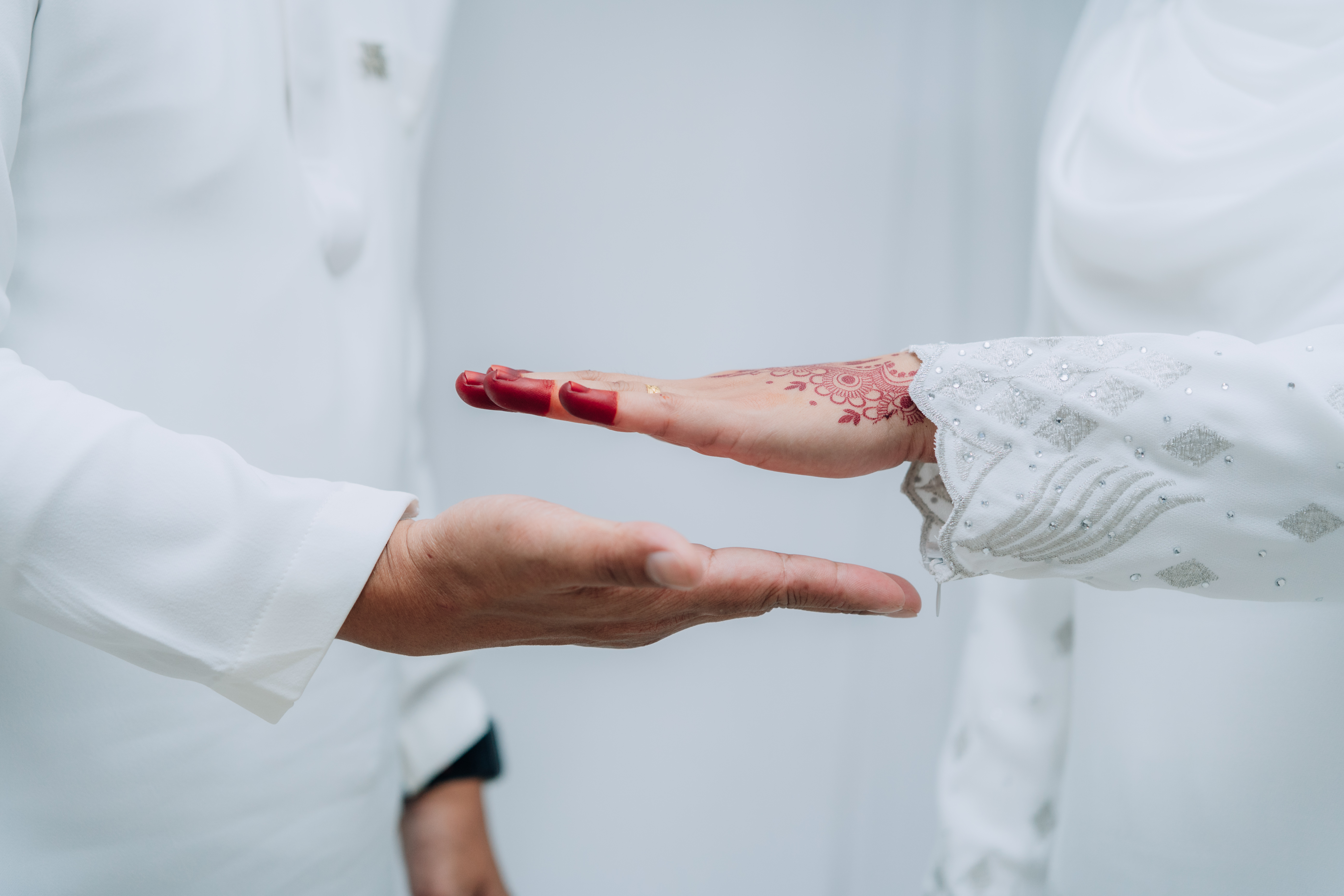 Foto pengantin dalam kad